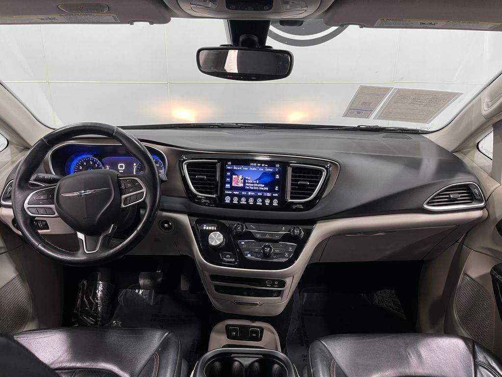2017 Chrysler Pacifica Image 20
