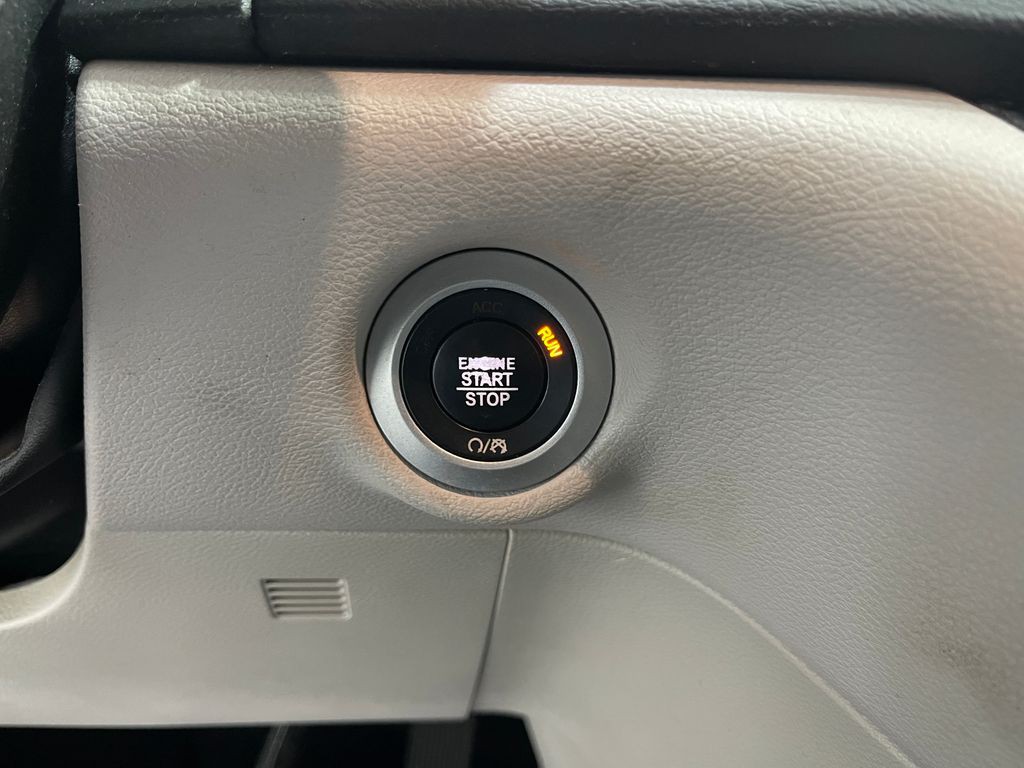 2017 Chrysler Pacifica Image 22