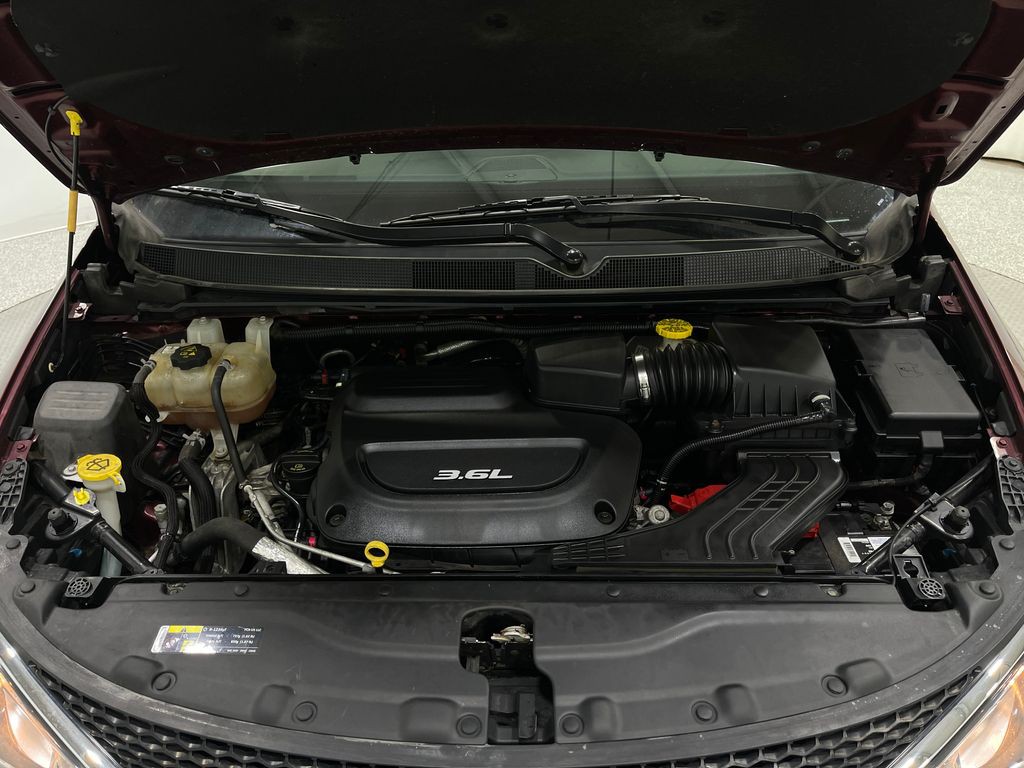 2017 Chrysler Pacifica Image 28