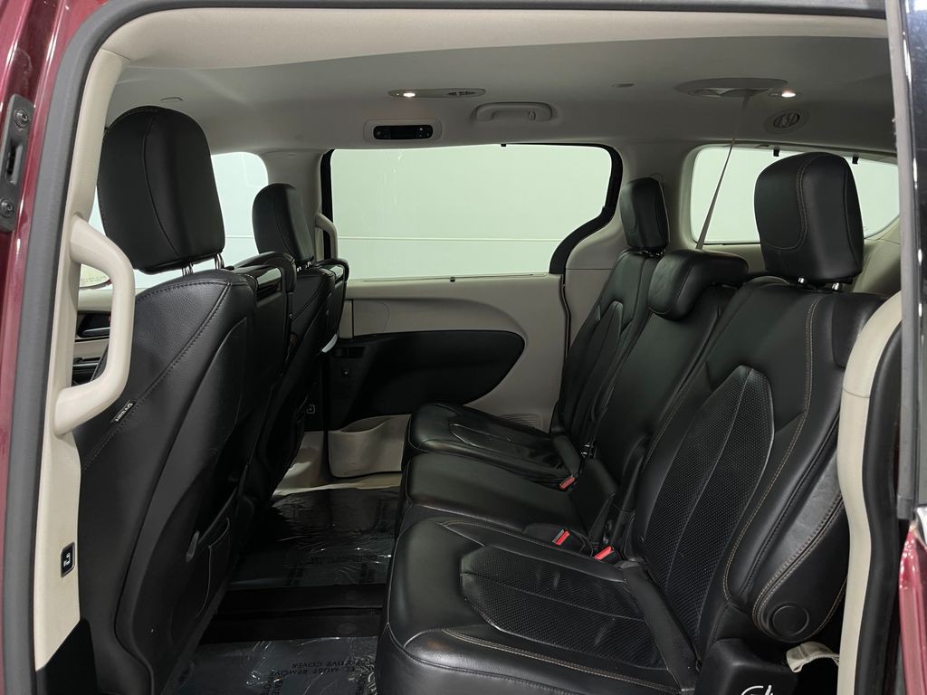 2017 Chrysler Pacifica Image 31