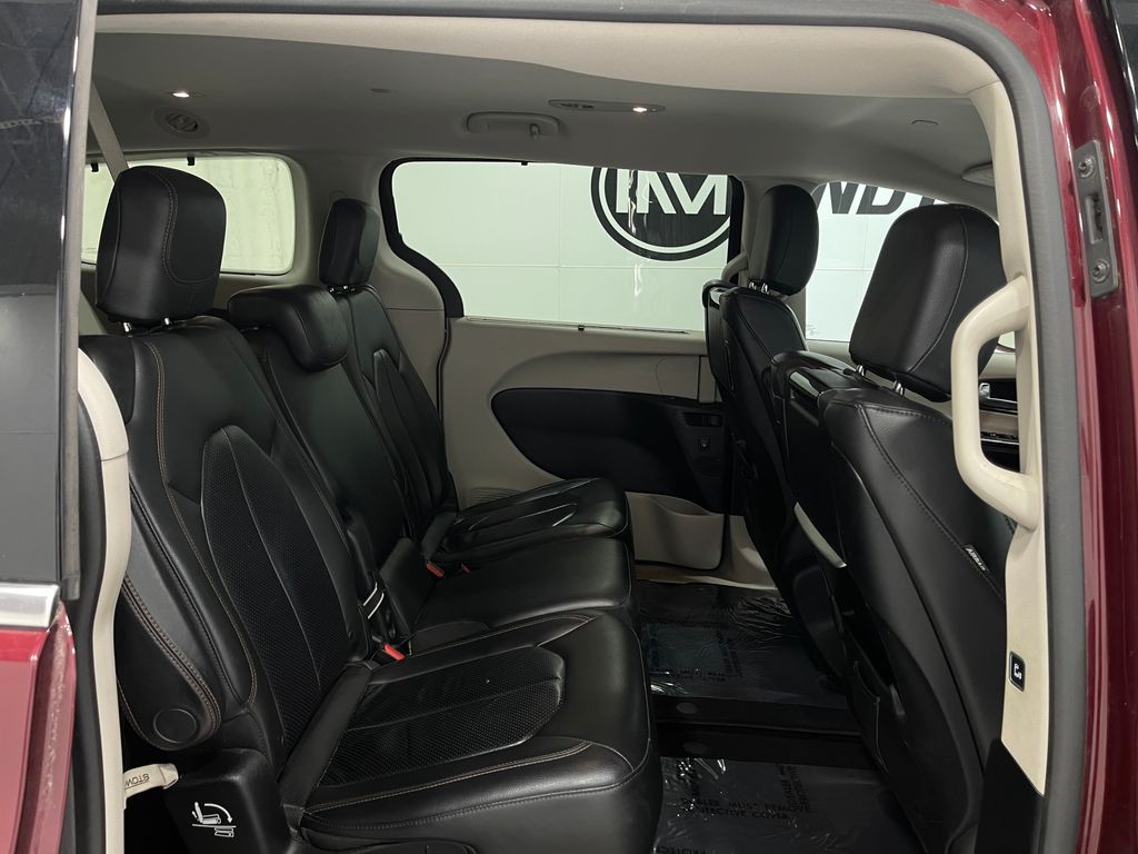 2017 Chrysler Pacifica Image 34