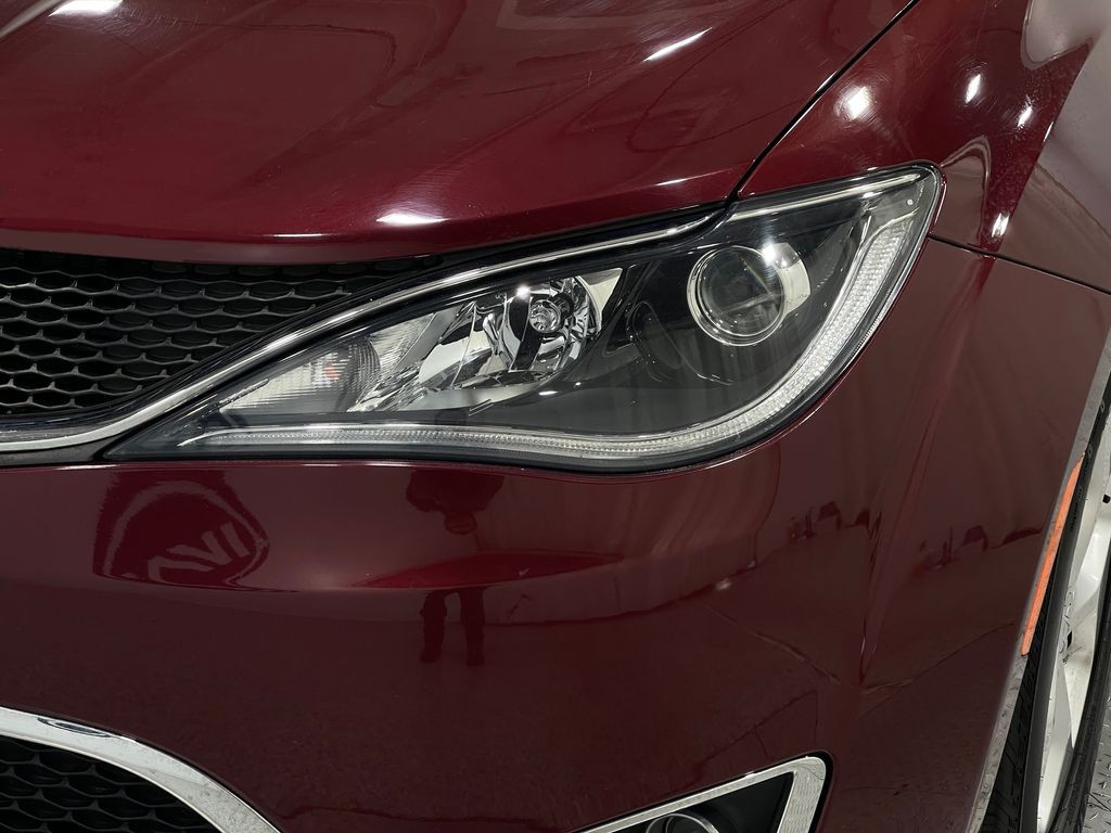 2017 Chrysler Pacifica Image 36