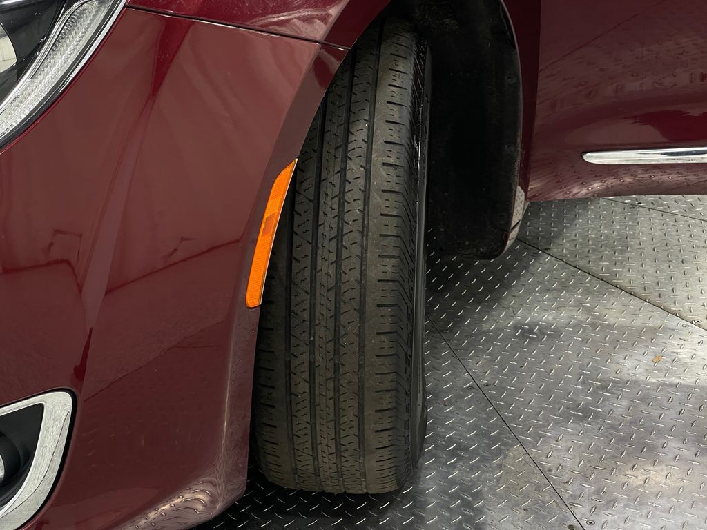 2017 Chrysler Pacifica Image 39