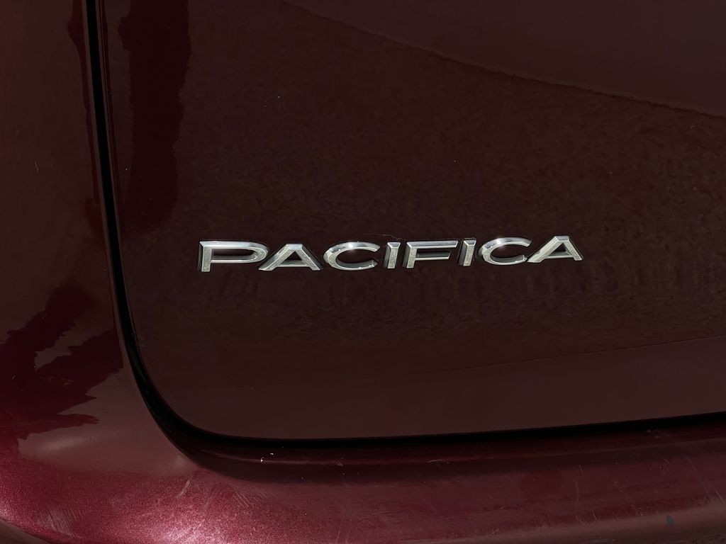 2017 Chrysler Pacifica Image 42