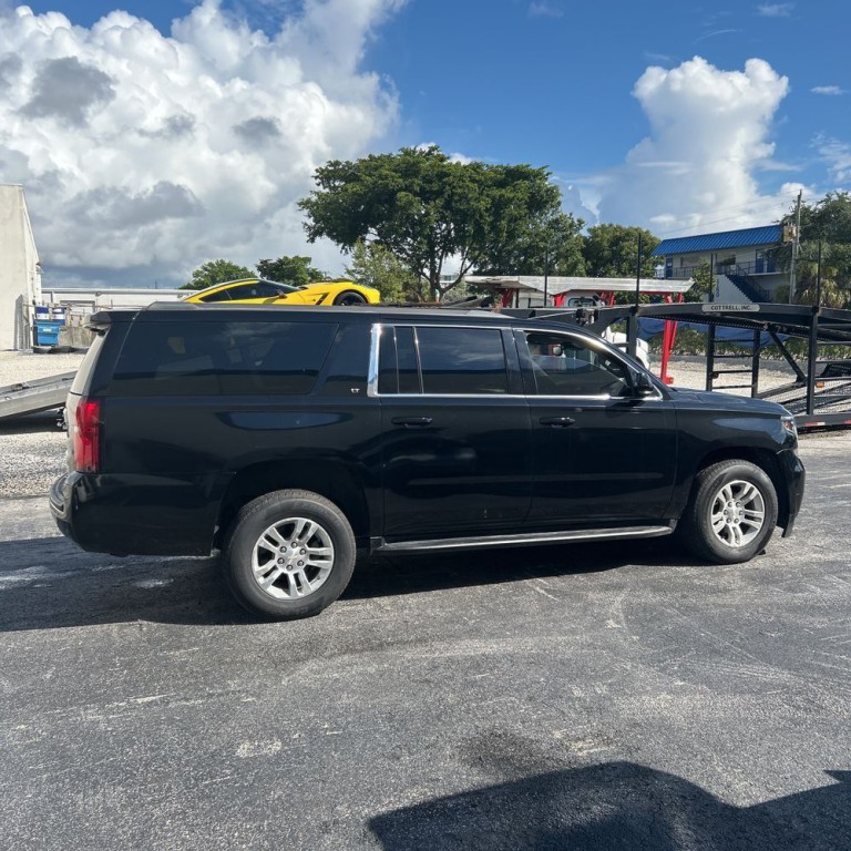 2019 Chevrolet Suburban Image 4