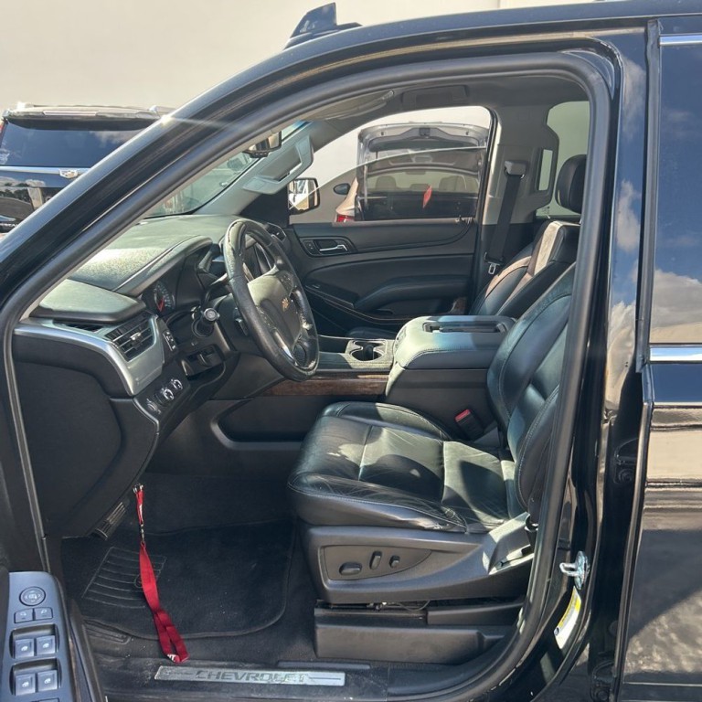 2019 Chevrolet Suburban Image 8