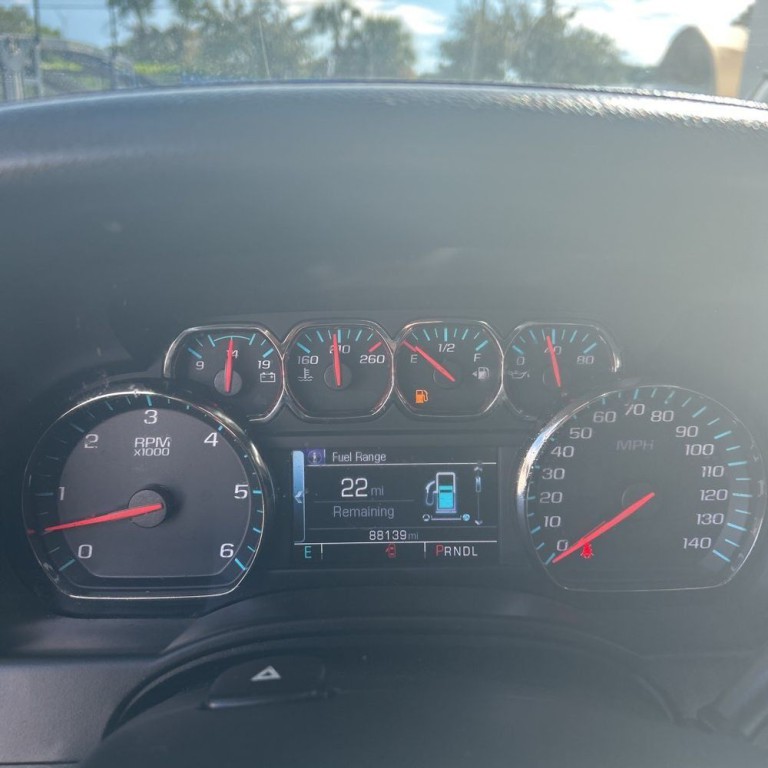 2019 Chevrolet Suburban Image 11