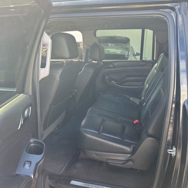 2019 Chevrolet Suburban Image 18