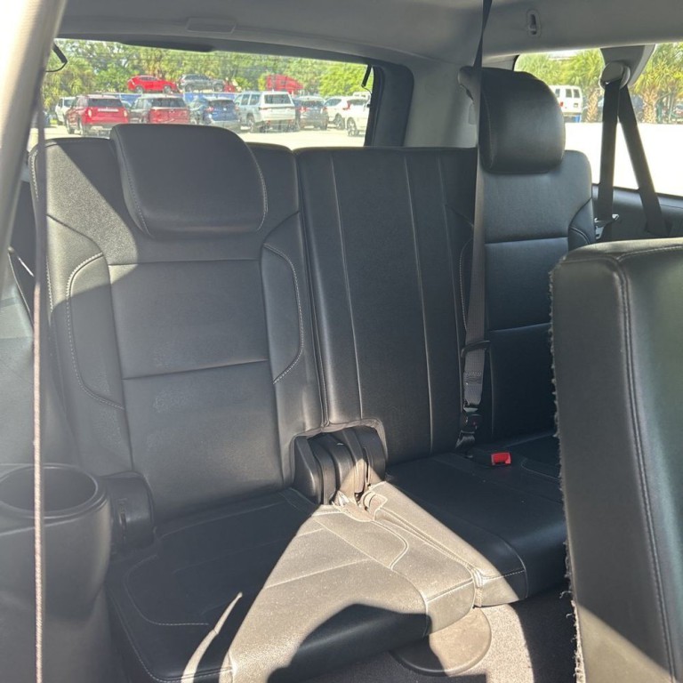 2019 Chevrolet Suburban Image 19