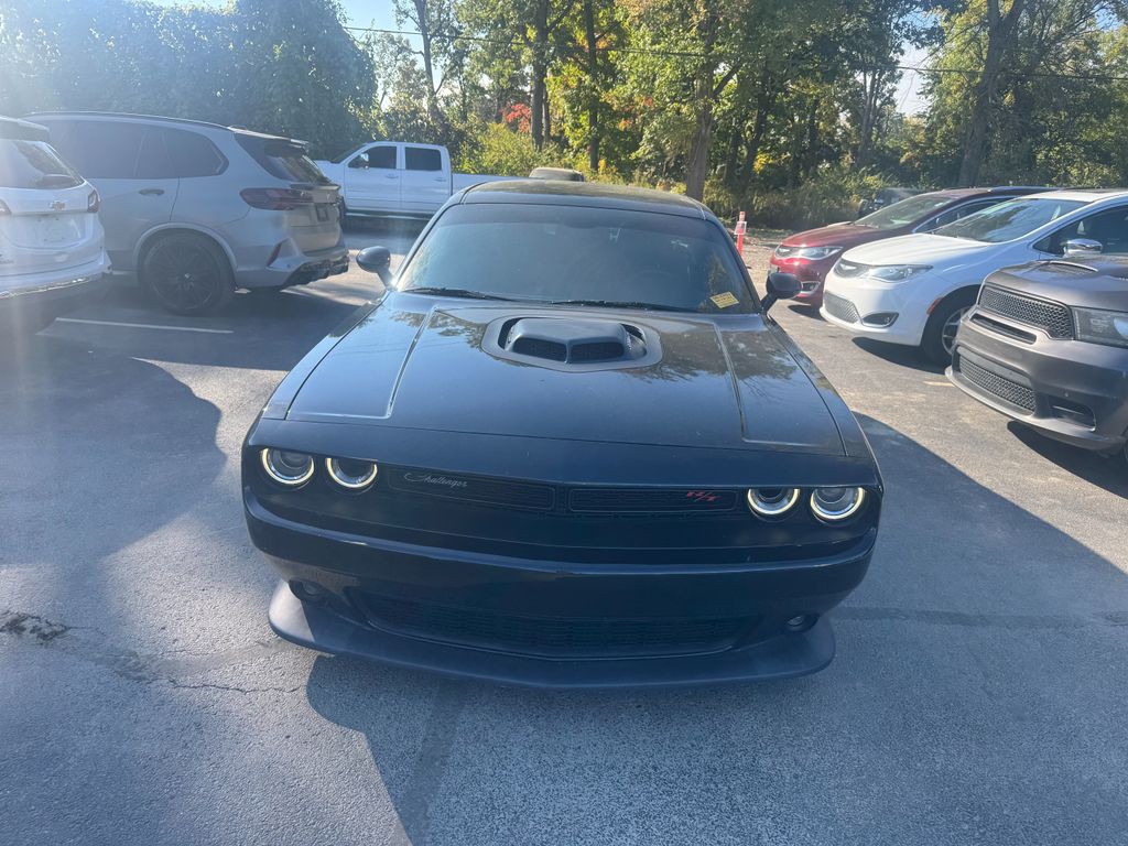 2016 Dodge Challenger Image 2