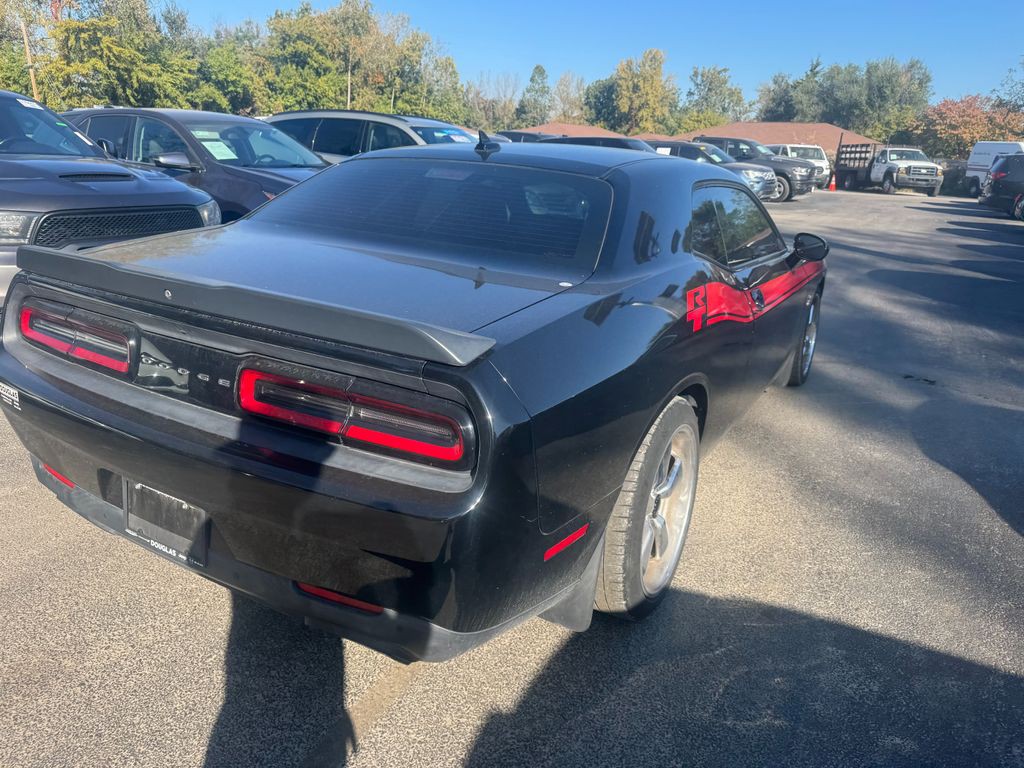 2016 Dodge Challenger Image 4