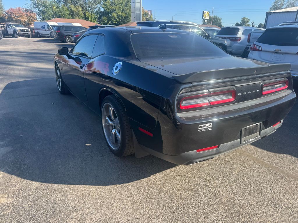 2016 Dodge Challenger Image 5