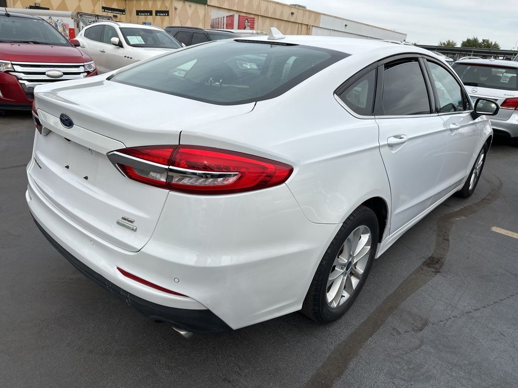 2020 Ford Fusion Image 3