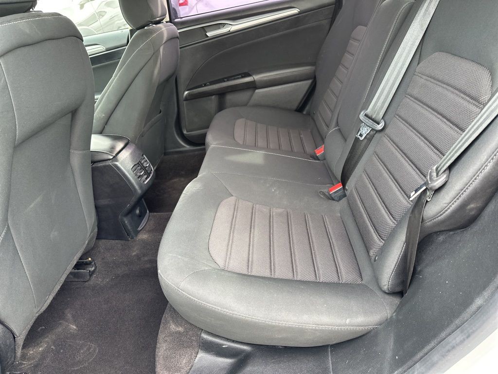 2020 Ford Fusion Image 5