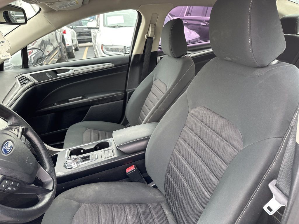 2020 Ford Fusion Image 6
