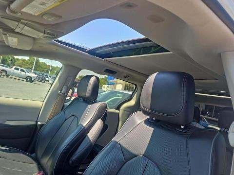 2019 Chrysler Pacifica Image 8