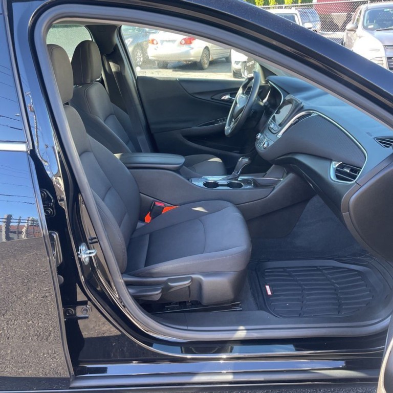 2019 Chevrolet Malibu Image 8
