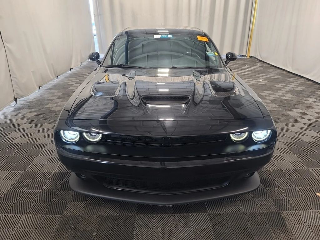 2019 Dodge Challenger Image 2