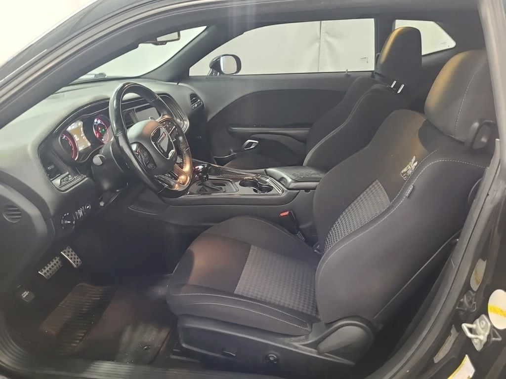 2019 Dodge Challenger Image 6