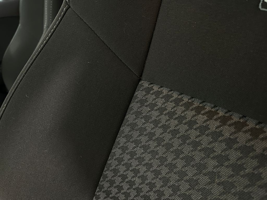 2019 Dodge Challenger Image 16