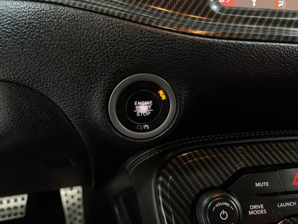 2019 Dodge Challenger Image 19