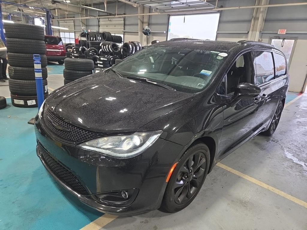 2019 Chrysler Pacifica Image 3