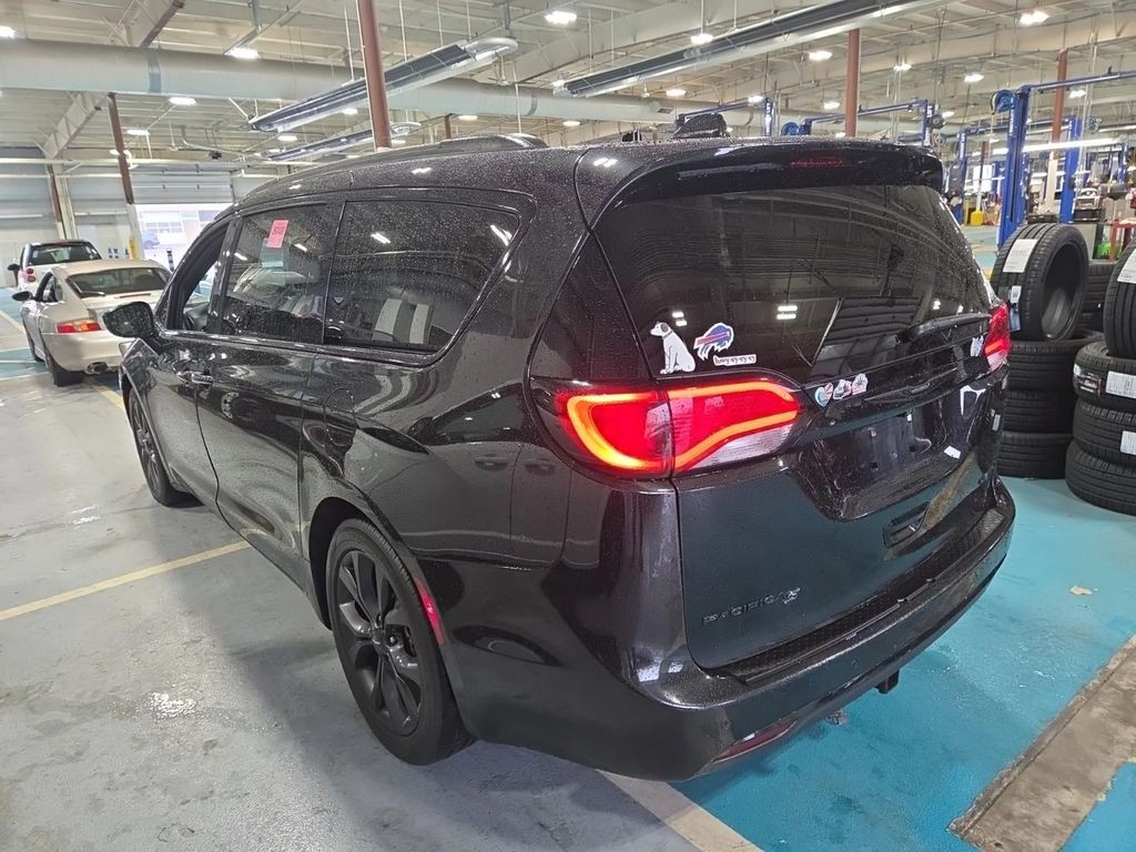 2019 Chrysler Pacifica Image 6