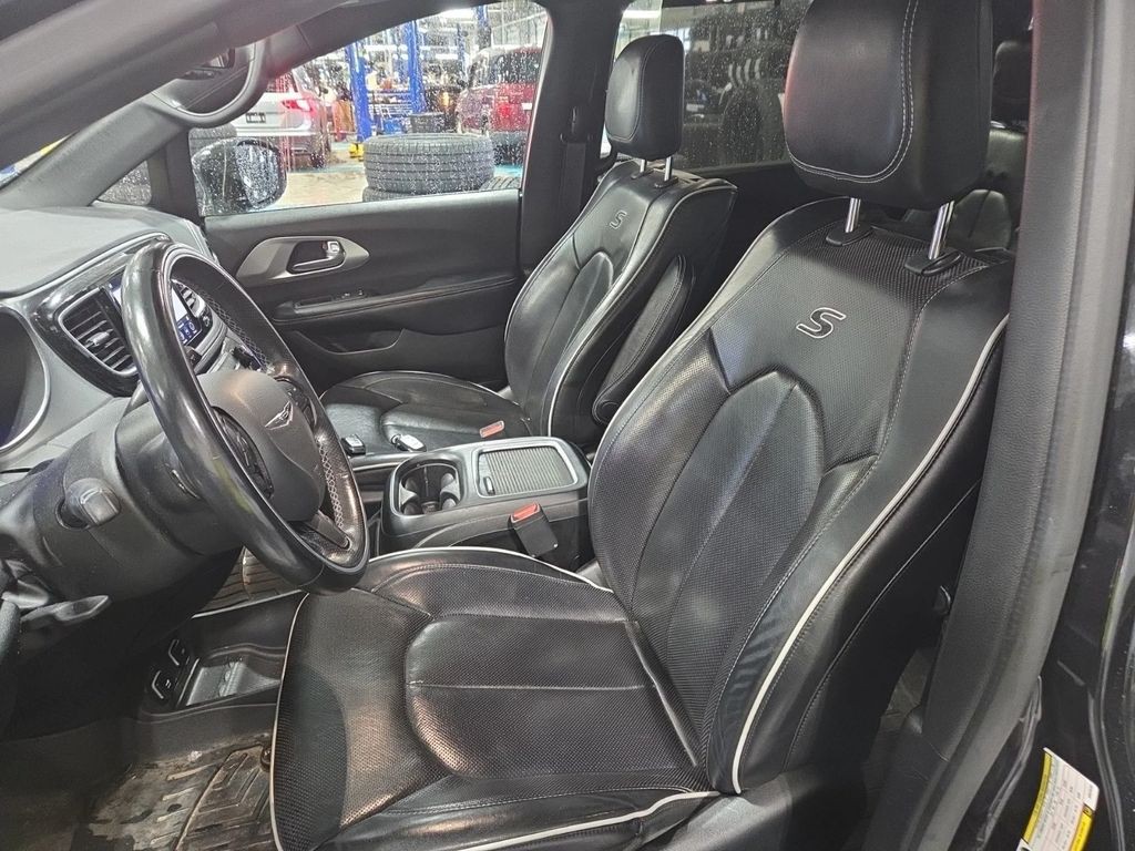 2019 Chrysler Pacifica Image 7