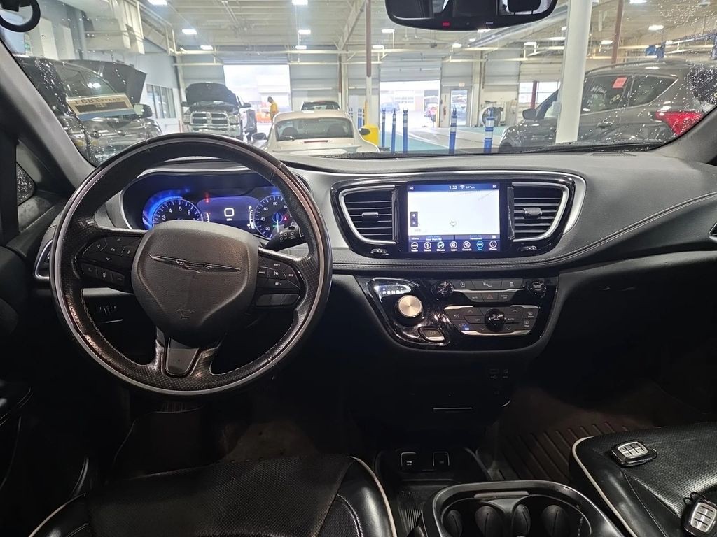 2019 Chrysler Pacifica Image 8
