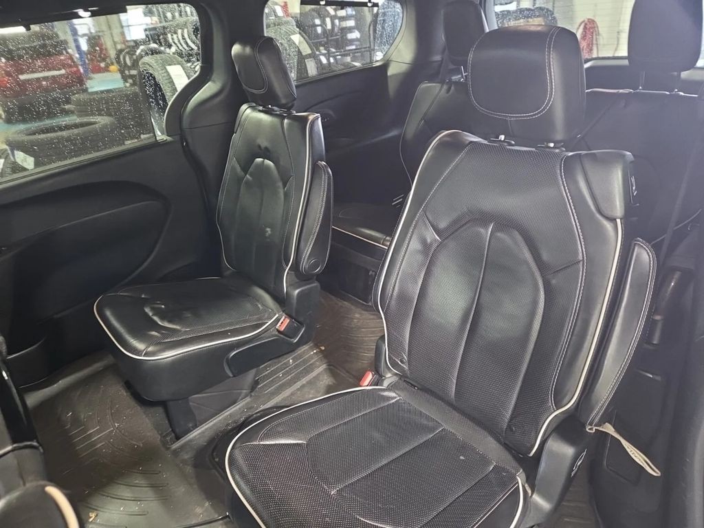 2019 Chrysler Pacifica Image 11