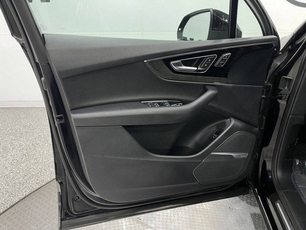 2018 Audi Q7 Image 16