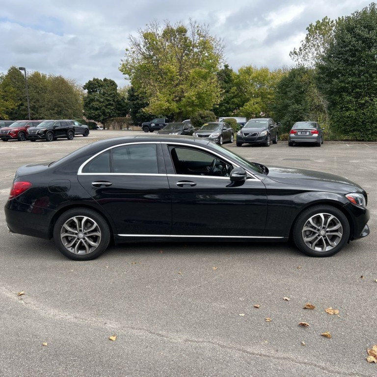 2017 Mercedes-Benz C-Class Image 3