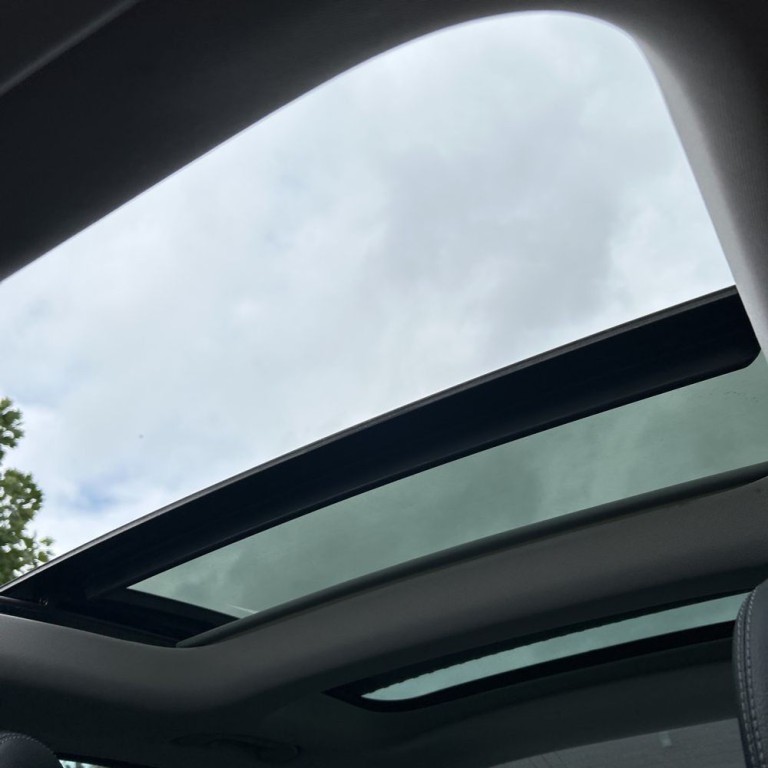 2017 Mercedes-Benz C-Class Image 14