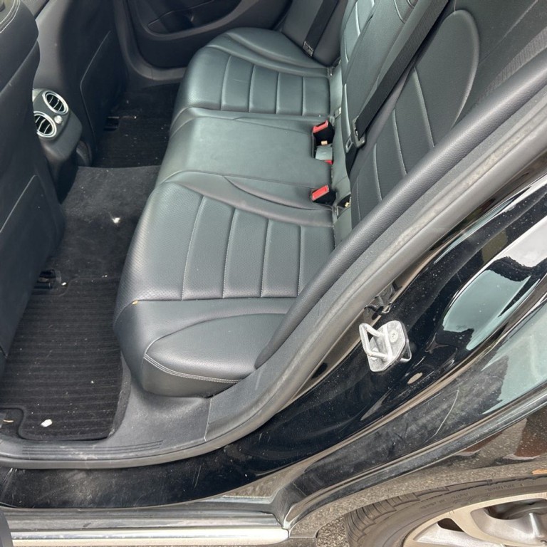2017 Mercedes-Benz C-Class Image 17