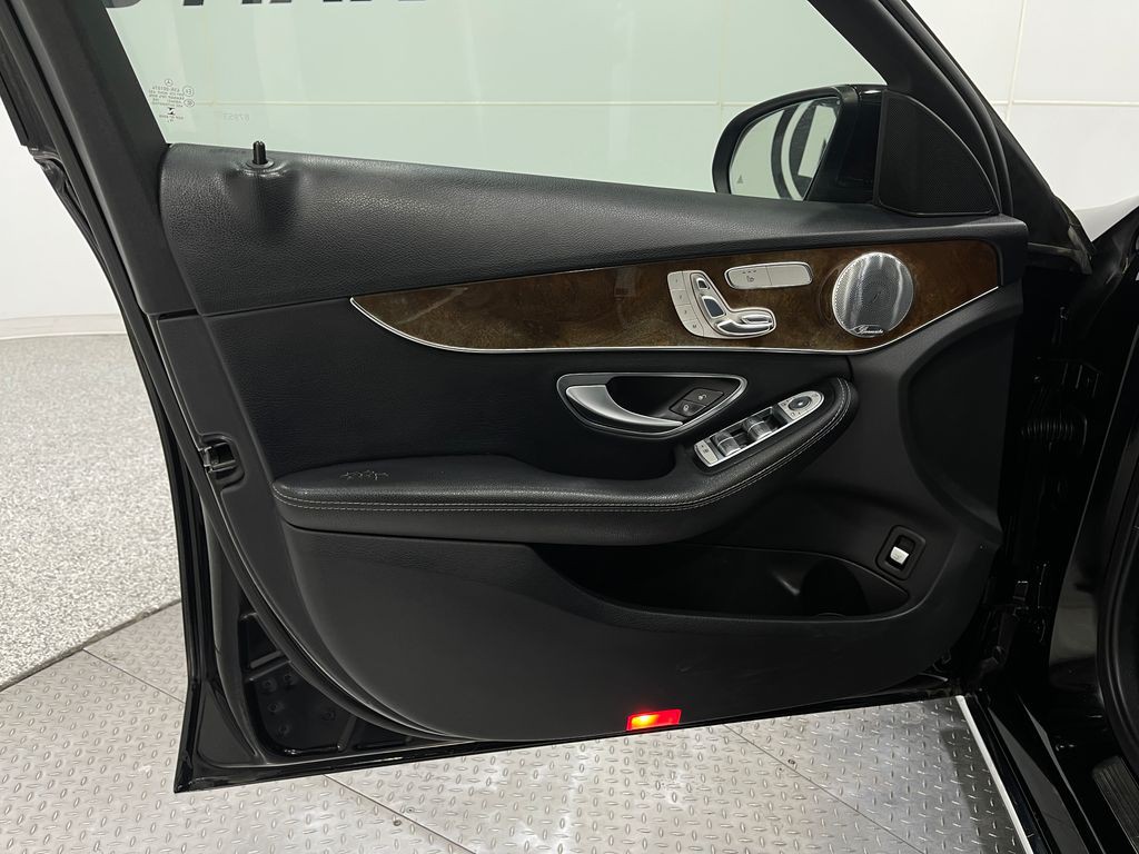2017 Mercedes-Benz C-Class Image 14