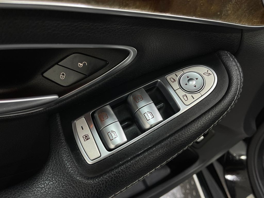 2017 Mercedes-Benz C-Class Image 15