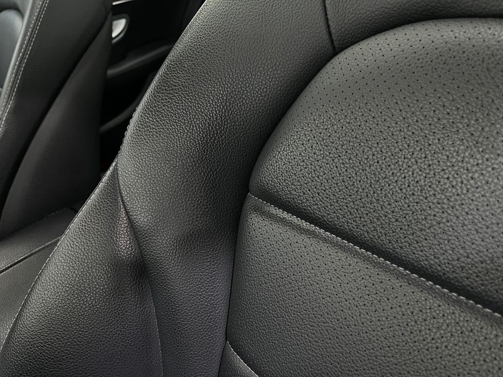 2017 Mercedes-Benz C-Class Image 17