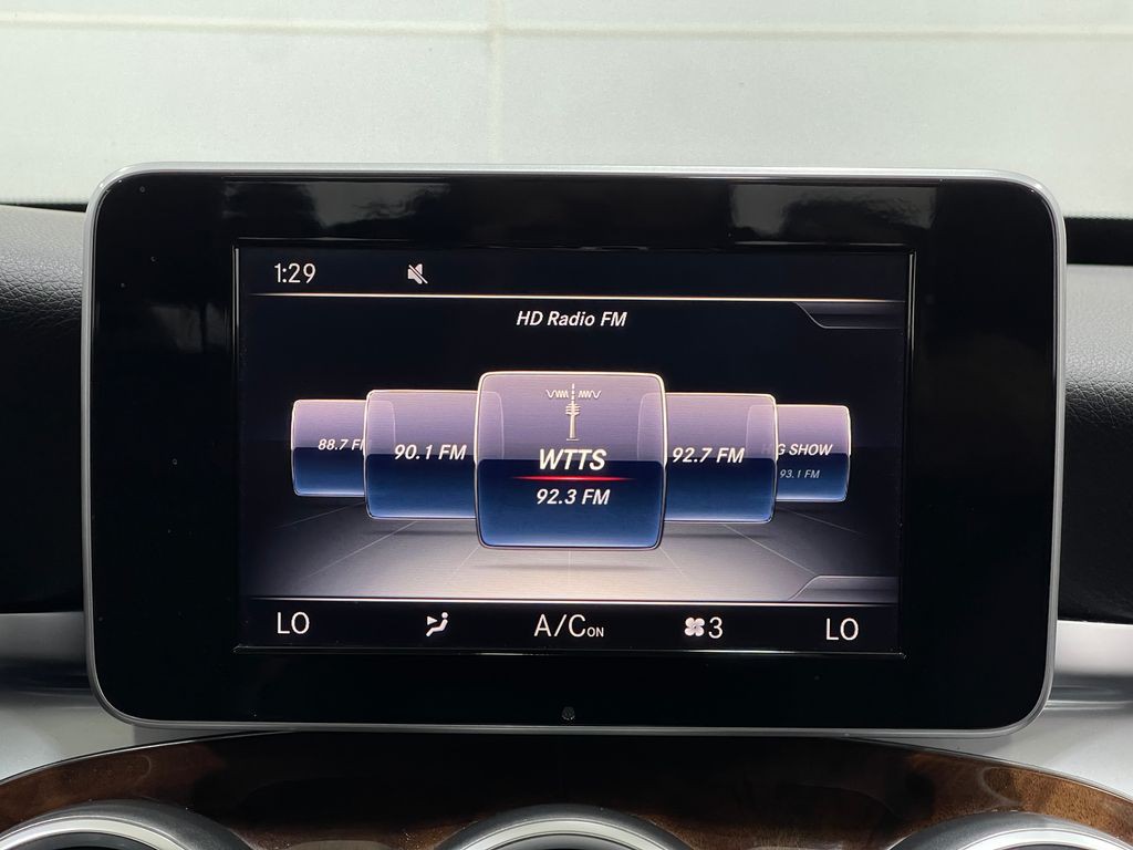 2017 Mercedes-Benz C-Class Image 23