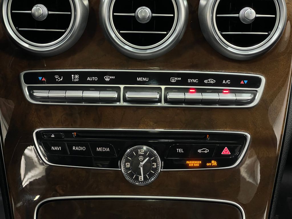 2017 Mercedes-Benz C-Class Image 24