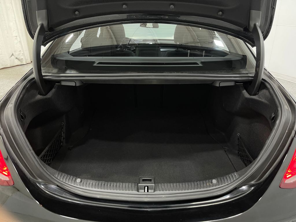 2017 Mercedes-Benz C-Class Image 26