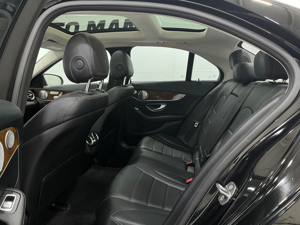 2017 Mercedes-Benz C-Class Image 30