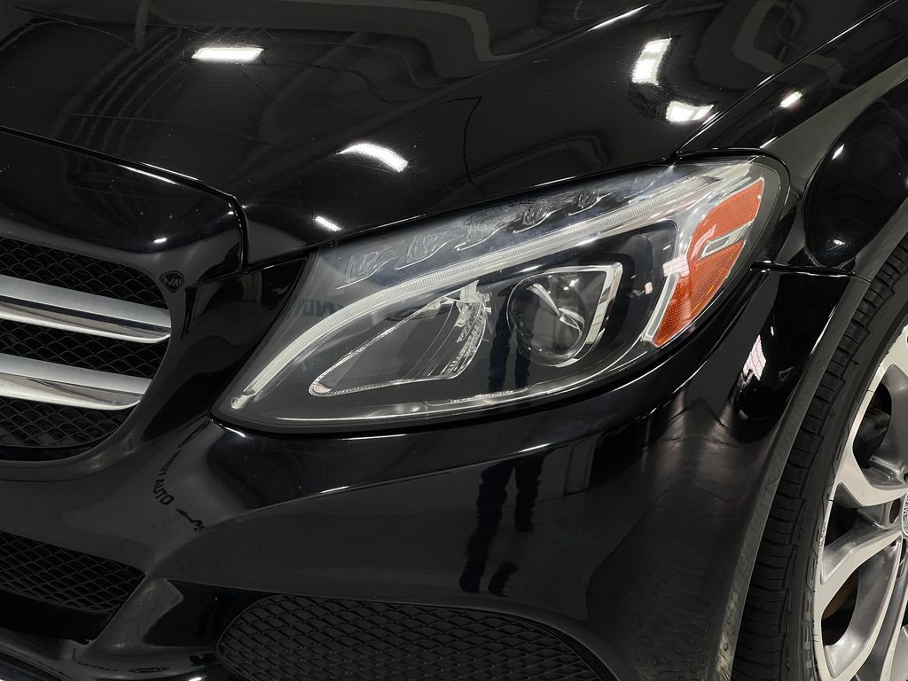 2017 Mercedes-Benz C-Class Image 33