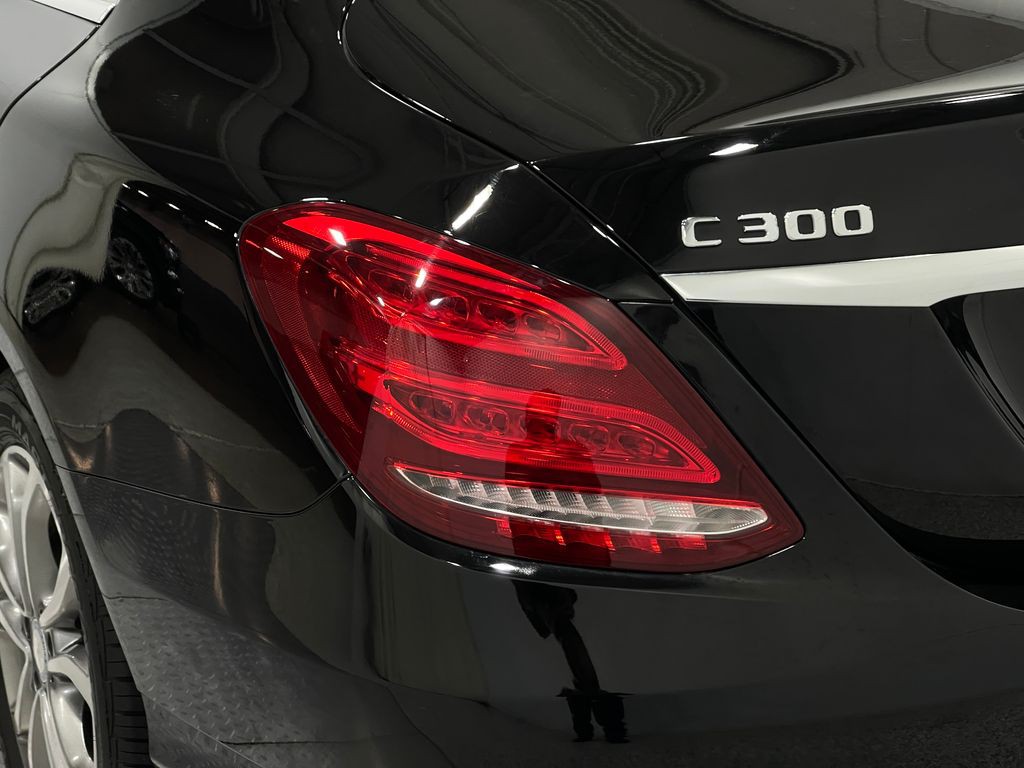 2017 Mercedes-Benz C-Class Image 34