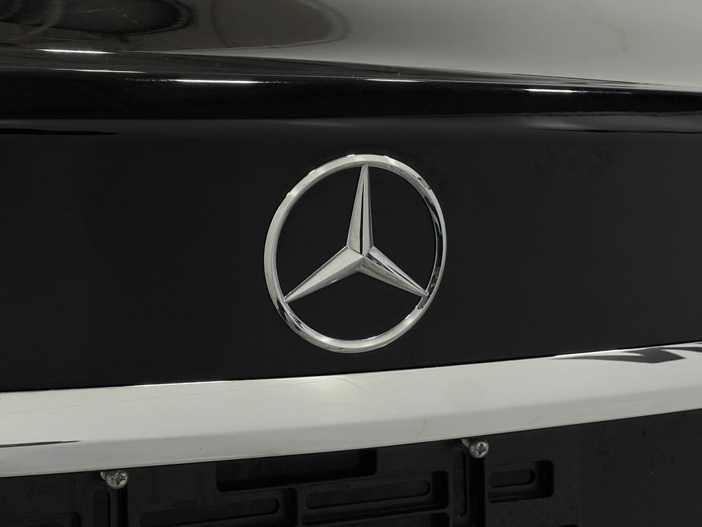 2017 Mercedes-Benz C-Class Image 38