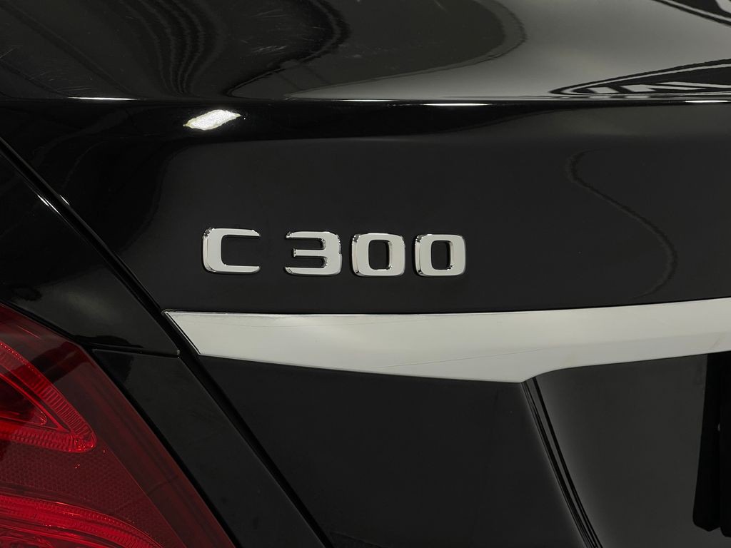 2017 Mercedes-Benz C-Class Image 39