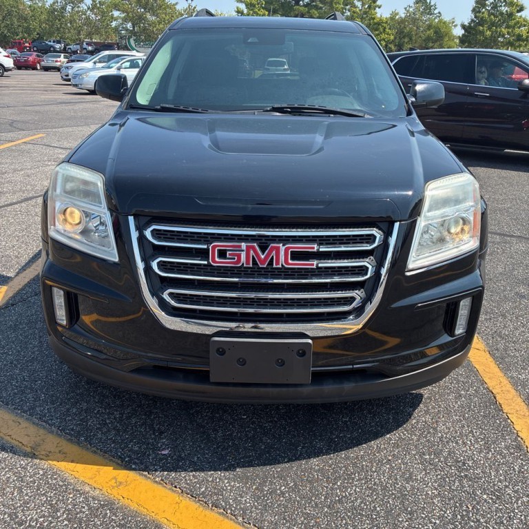 2017 GMC Terrain Image 2