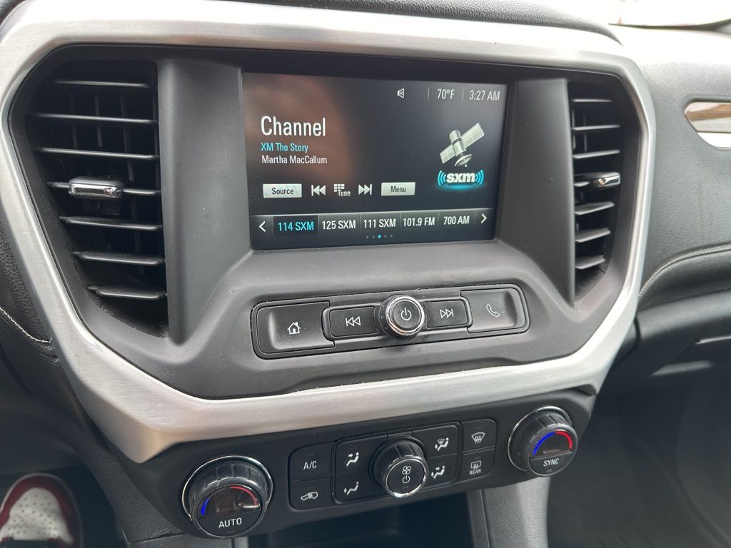 2017 GMC Acadia Image 8