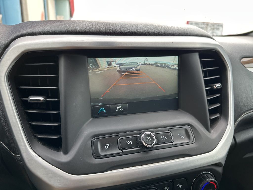 2017 GMC Acadia Image 9