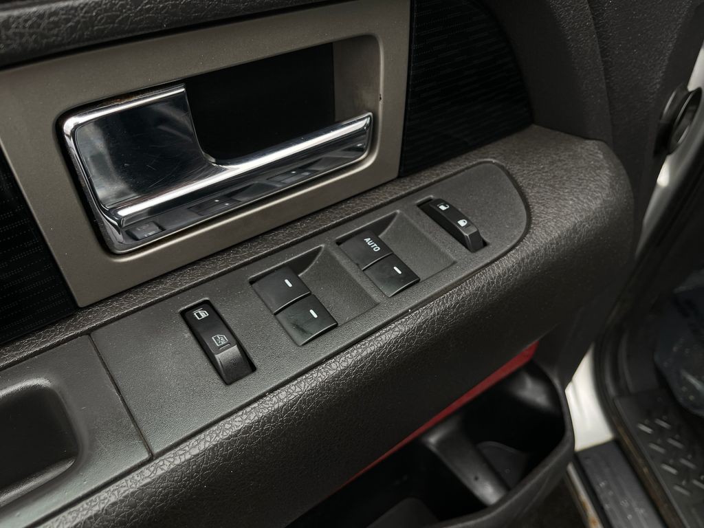 2010 Ford F-150 Image 12