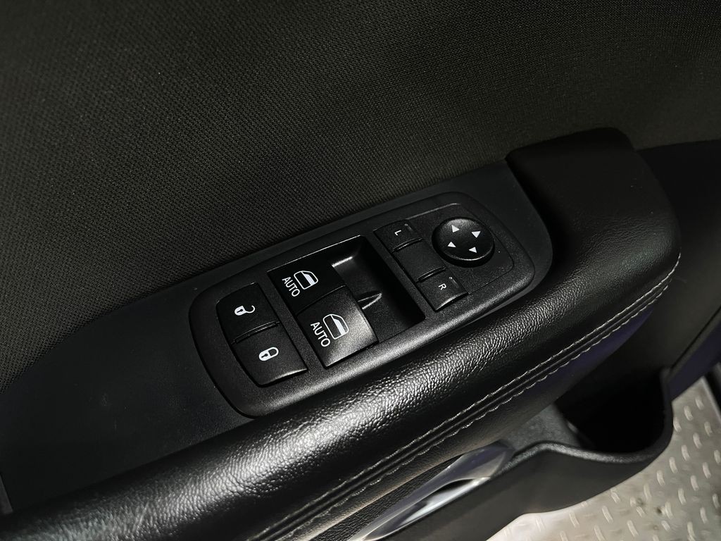 2019 Dodge Challenger Image 16